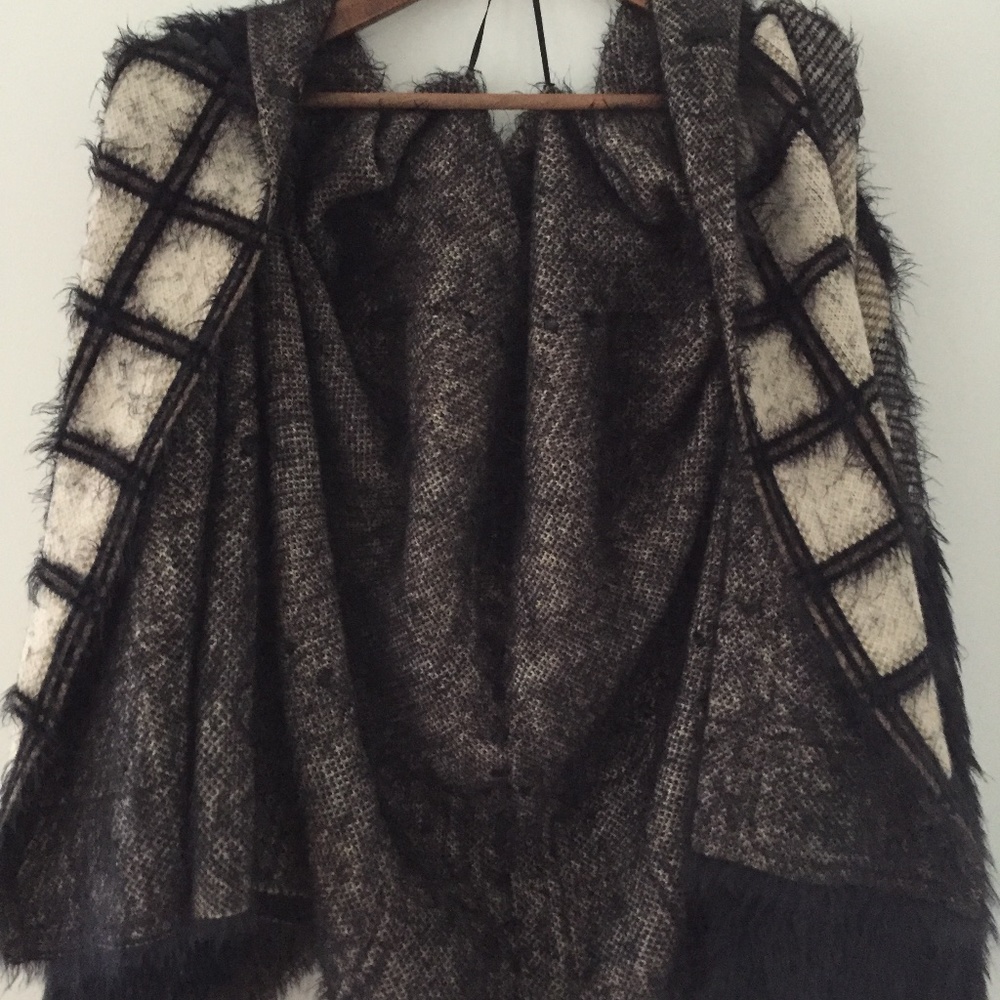 BCBGMaxAzria Cozy Sleeveless Shrug - Picture 11 of 16